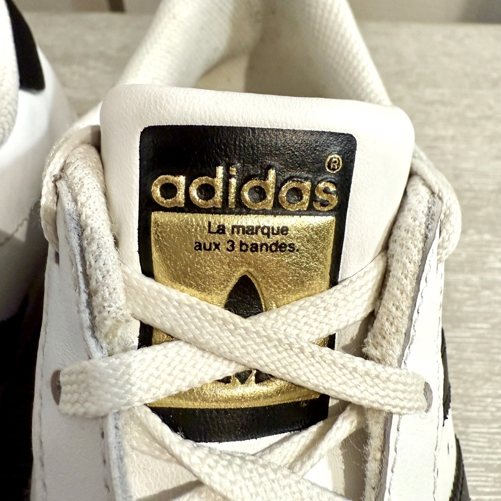 Women’s Adidas White and Black Superstar Sneakers Iconic Design -Size 7 - Picture 3 of 9